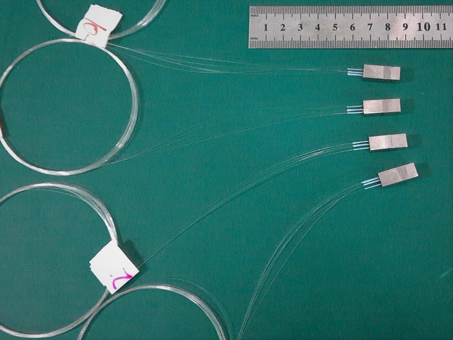 1.8dB插損的16通道微型化封裝DWDM器件(jiàn)在NG-PON2新一代無源網絡中發揮出傳統3端口器件(jiàn)無法比拟的優勢